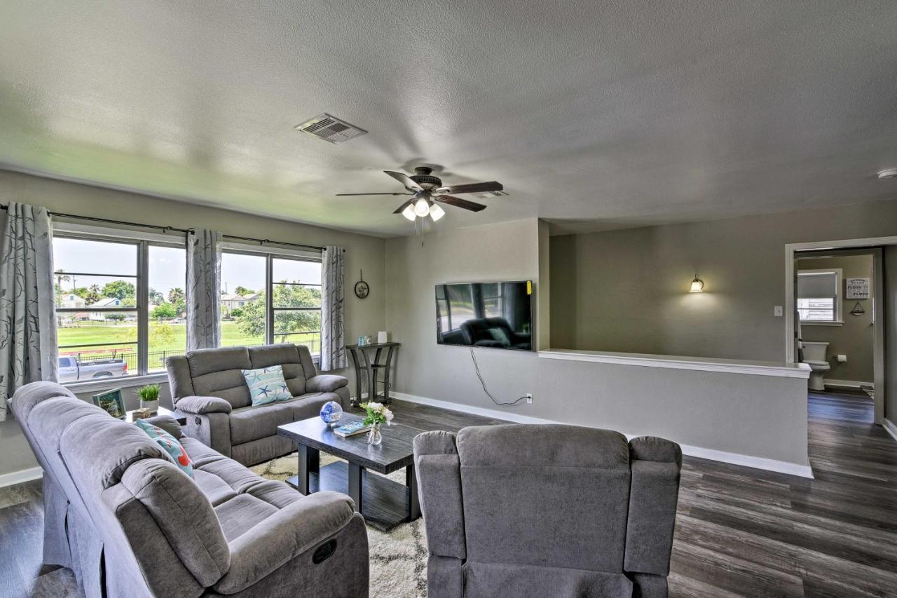 Spacious And Modern Family Duplex In Galveston! Extérieur photo